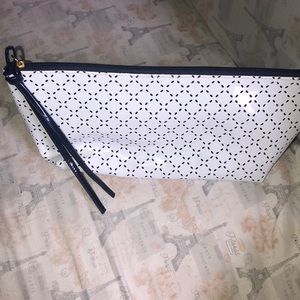 Makeup carrier